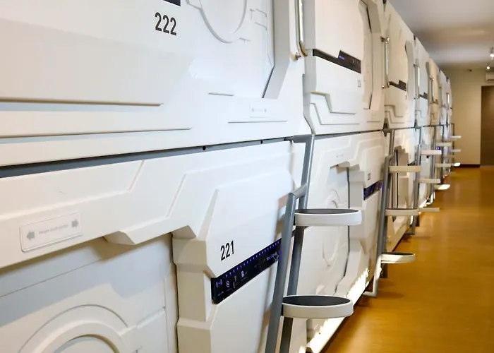Whiz Capsule Hotel Thamrin Jakarta